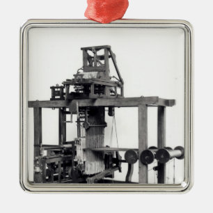 First fully automated loom metal tree decoration