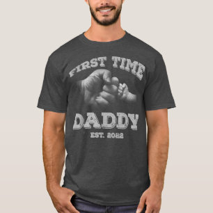First Time Daddy New Dad Est 2022 Fathers Day T-Shirt