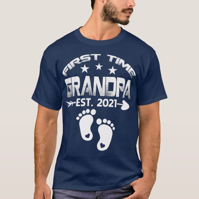 First Time Grandpa 2021 New Grandpa to be Gift T-Shirt (Front)