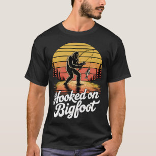 Fishing Bigfoot Sasquatch Fisherman Men Dad Grandp T-Shirt