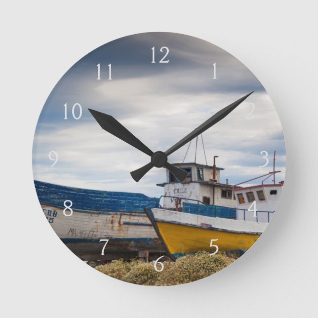 Fishing boats round clock (Front)