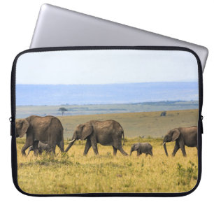 FIVE ELEPHANTS ON BROWN GRASS LAPTOP SLEEVE