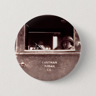 Flapper in Eastman Kodak Car - Vintage, 1920s 6 Cm Round Badge