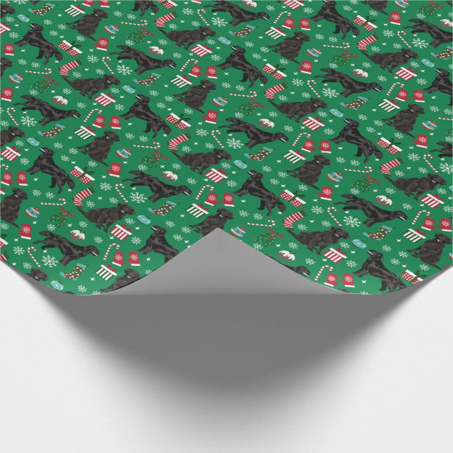 Flat coated retriever christmas dog wrapping paper (Corner)