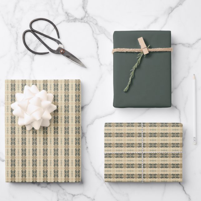 Fletcher w/ dark green solid wrapping paper sheet (Front)