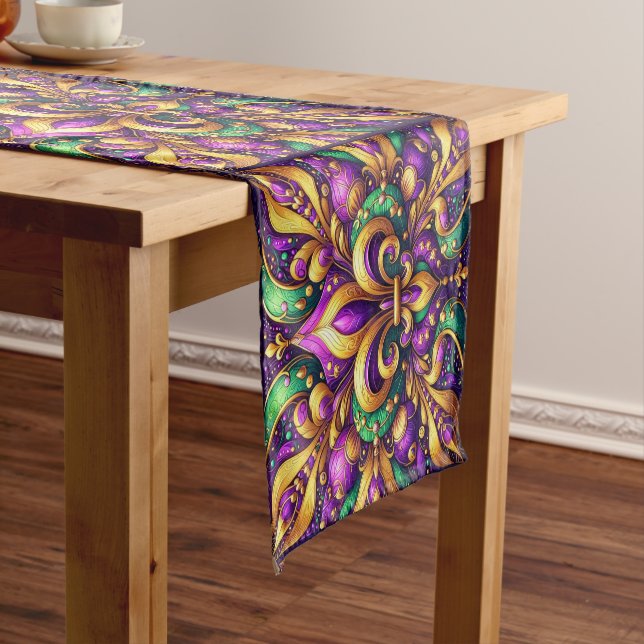 fleur de lis mardi gras short table runner (In Situ)