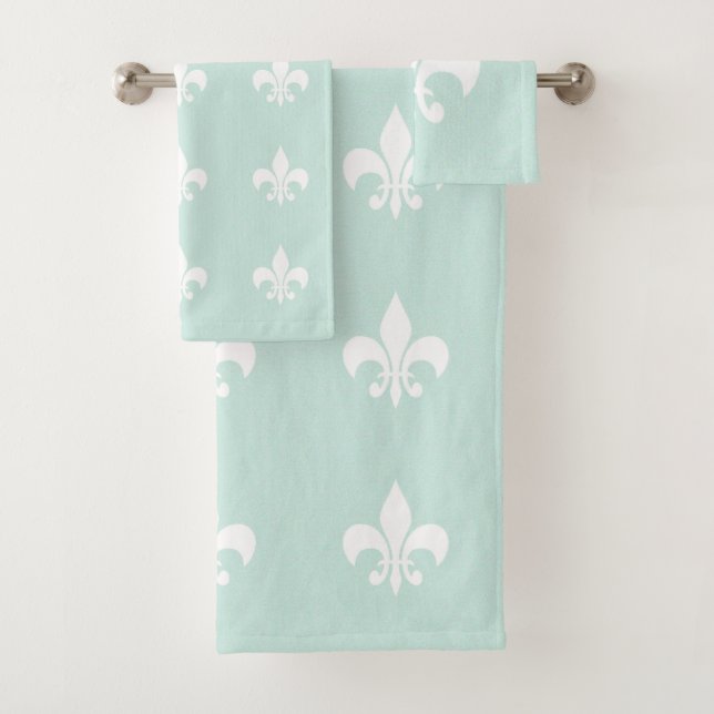 Fleur de Lis Pastel Seafoam Bath Towels (Insitu)