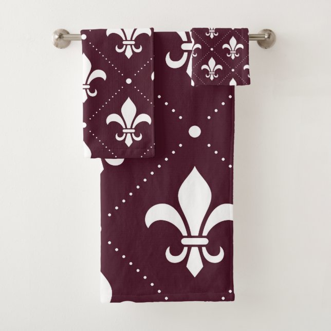 Fleur-de-Lis Pattern Bath Towel Set (Insitu)
