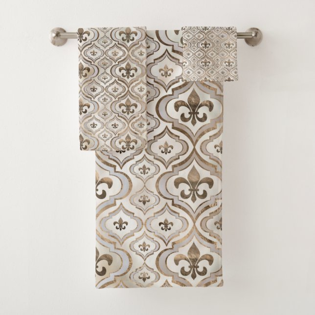 Fleur-de-lis pattern pearl and gold bath towel set (Insitu)