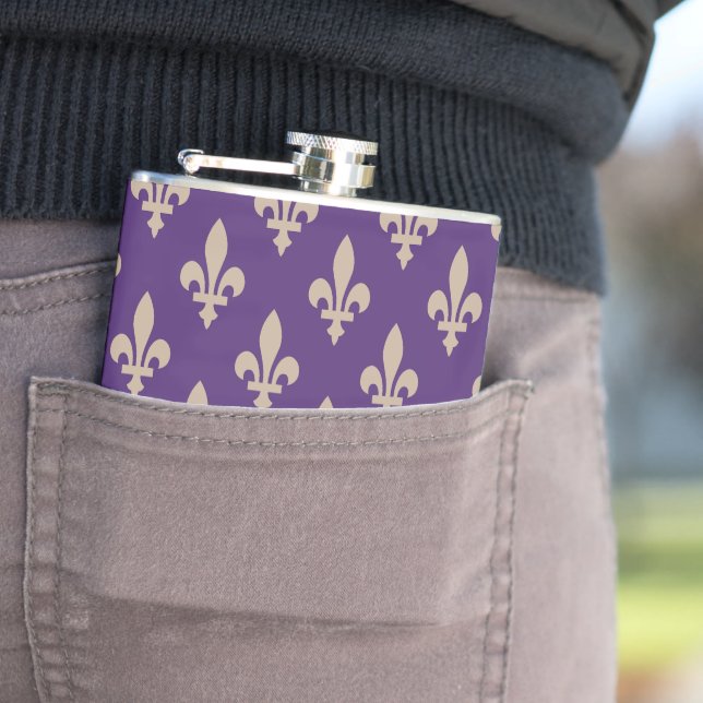 Fleur de Lis Pattern, Royal French Cream on Purple Hip Flask (In Situ)