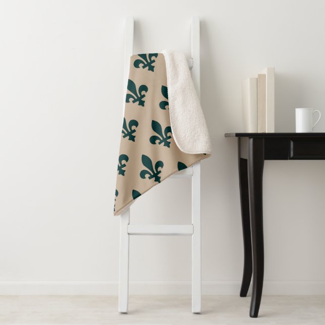Fleur de Lis Pattern, Royal French Green on Cream Sherpa Blanket (In Situ)