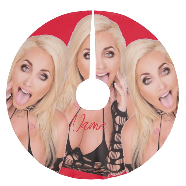 Flirty blonde Thunder_Cove Brushed Polyester Tree Skirt (Front)