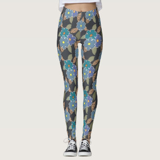 Floral Art Pattern with Periwinkle Flowers Leggings