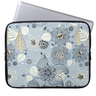 Floral autumn design laptop sleeve