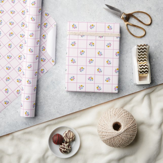 Floral Chequered light pink background Wrapping Paper (Crafts)