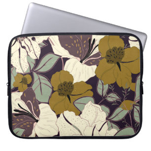 Floral elegance, vintage leaf pattern. laptop sleeve