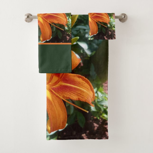 Floral Orange Daylily Photo with Greenery  Bath To Bath Towel Set (Insitu)