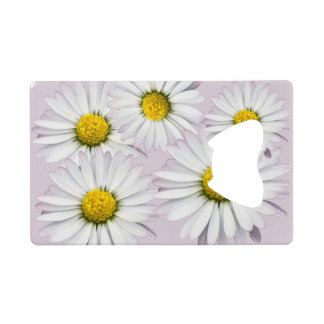 Floral pattern of white and yellow daisies
