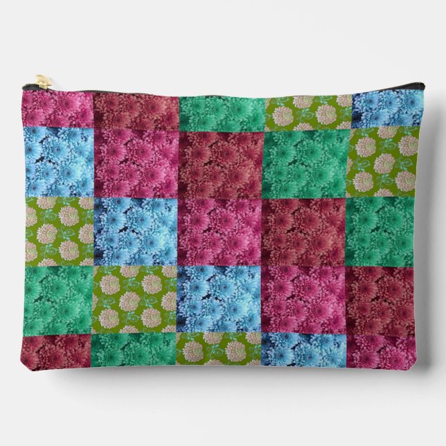 floral quilt design accessory pouch (Front)