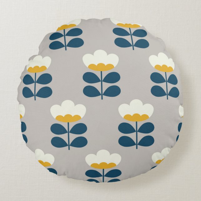 Floral seamless pattern design. Scandinavian style Round Cushion (Front)