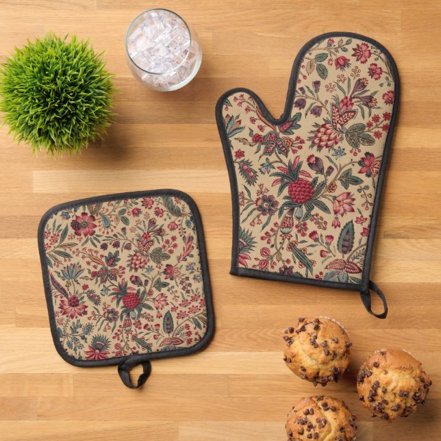 Floral Tapestry Needlework Flower Art Oven Mitt & Pot Holder Set (Top Down)