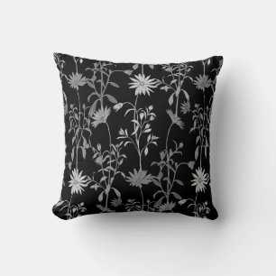 Floral vintage: seamless invitation background. cushion