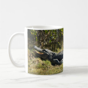 Florida Alligator on Grassy Bank – Wild Swamp Coffee Mug
