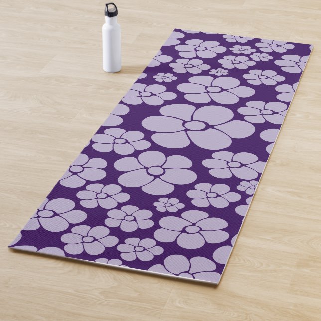 Flower Pattern - Purple Yoga Mat (In Situ)