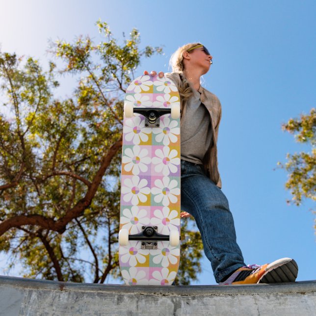 Flower power skateboard (Outdoor 1)