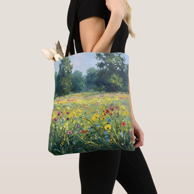 Flowered field tote bag (Close Up)