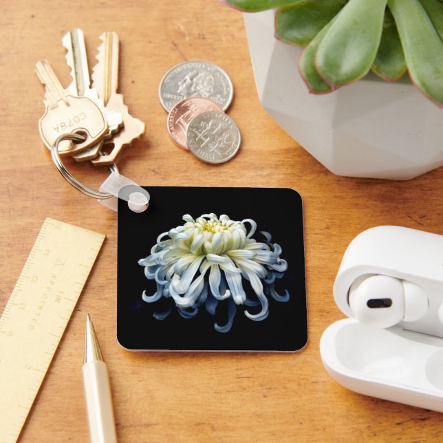 Flowers | White Chrysanthemum Key Ring (Desk)