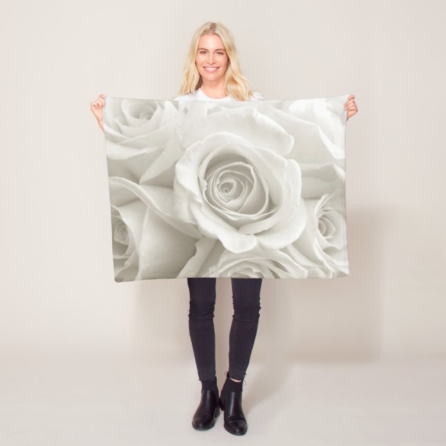 Flowers | White Roses Fleece Blanket (In Situ)