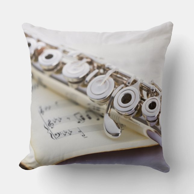 Flute 2 cushion (Front)