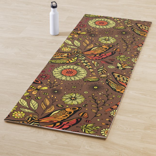 Fly, fly dragonfly on cinnamon brown yoga mat (In Situ)