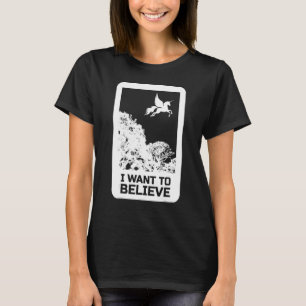 Flying Unicorn I Want To Believe Uap Outfit Alien  T-Shirt