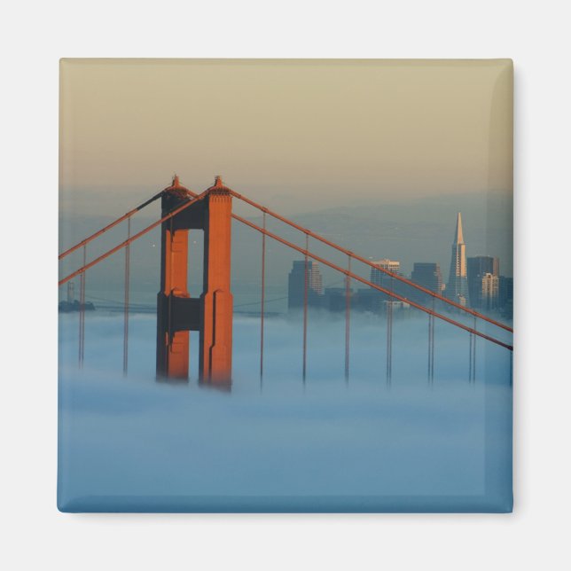 Fog rolls through the San Francisco bay Magnet (Front)