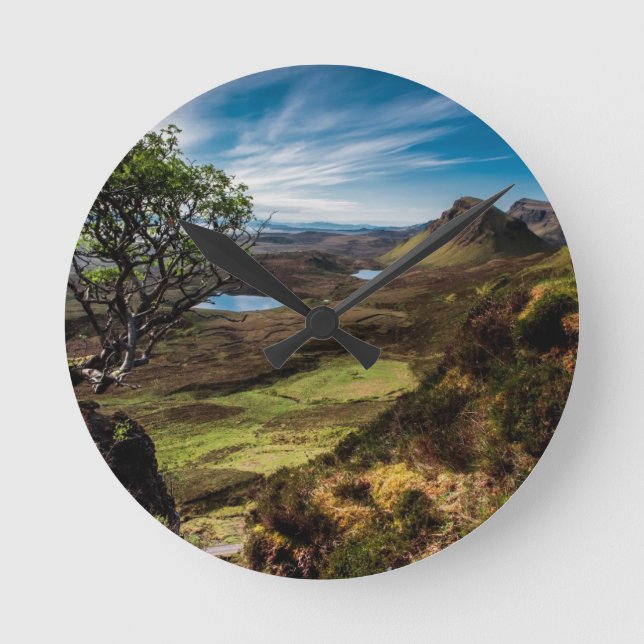 Follow your dreams! round clock (Front)