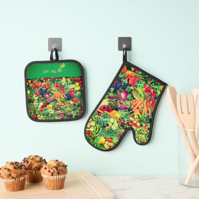 Food Fun Vegetables  Oven Mitt & Pot Holder Set (Insitu(Hanging))