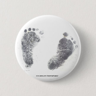 Foot prints 6 cm round badge