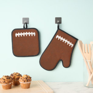 Football Design Oven Mitt & Pot Holder Set