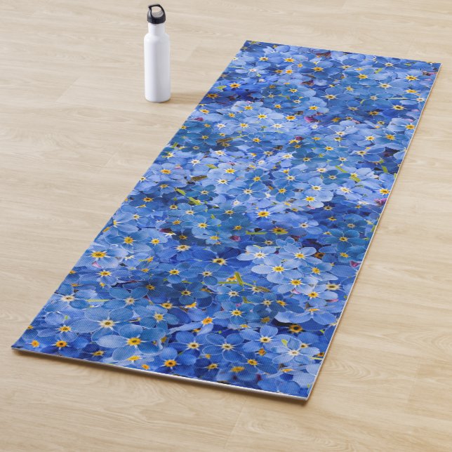 Forget Me Not Flower Pattern Yoga Mat (In Situ)