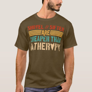 Fossil Teeth Retro Vintage Fossil Shark Tooth Hunt T-Shirt