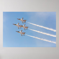 Four F-16 Thunderbirds fly in close formation