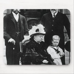Four Generations of Victorian Royalty Mouse Mat