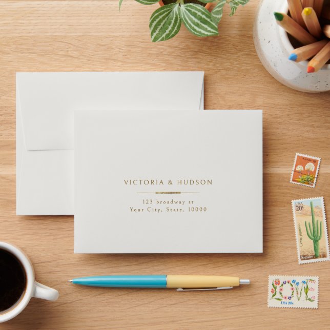 Framed Elegance Modern Simple Wedding RSVP Envelope (Desk)