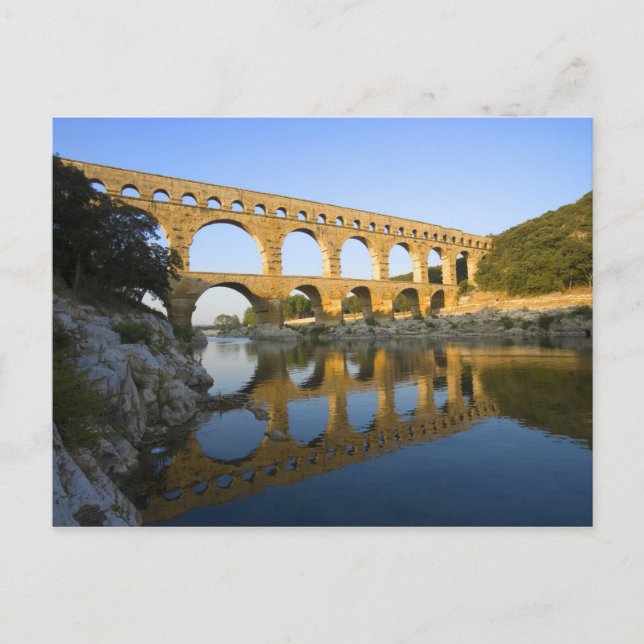France, Avignon. The Pont du Gard Roman aqueduct Postcard (Front)