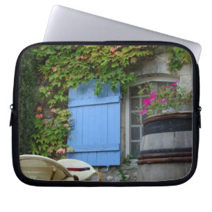 France, Les Baux de Provence, café patio Laptop Sleeve