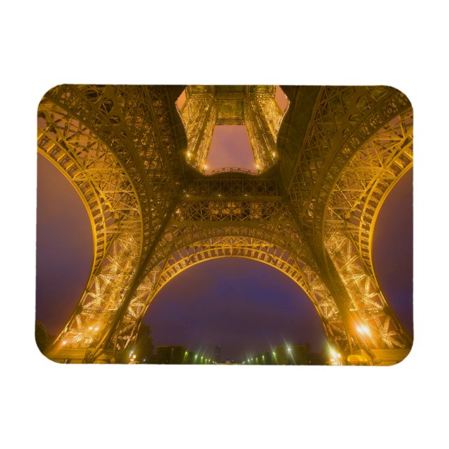 France, Paris. Eiffel Tower illuminated at 2 Magnet (Horizontal)