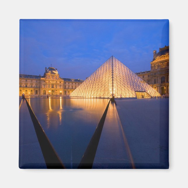 France, Paris. The Louvre museum at twilight. Magnet (Front)