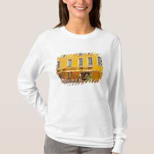 France, Provence, Moustiers-Ste-Marie. Credit T-Shirt